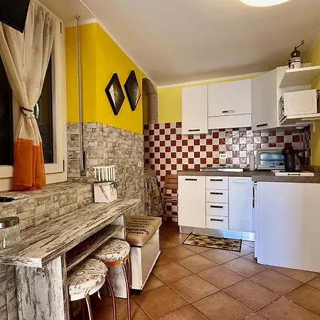 Corner Pescatori شقة